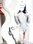 白嫩清純蘿莉小母狗『小噠Xio』剛穿好小裙子准備出門被哥哥看到了 結果被抓到鏡子面前一頓操，小狗被操得嗷嗷叫