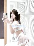 白嫩清純蘿莉小母狗『小噠Xio』剛穿好小裙子准備出門被哥哥看到了 結果被抓到鏡子面前一頓操，小狗被操得嗷嗷叫