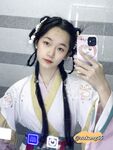 The innocent young lady showing her face in 2004 [Pepper Seed] latest customization for September - Hanfu