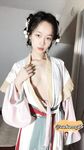 The innocent young lady showing her face in 2004 [Pepper Seed] latest customization for September - Hanfu