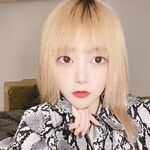 強くお勧めします、何千人もの人々に追われる女神になるのではなく、お金の所有者である雌犬、情熱と福利を備えたTwitterの美しさ[Xiao Susu]、2本指の禅サルスベリのクローズアップショット彼女の胸を揉みながら