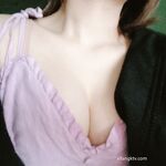 強くお勧めします、何千人もの人々に追われる女神になるのではなく、お金の所有者である雌犬、情熱と福利を備えたTwitterの美しさ[Xiao Susu]、2本指の禅サルスベリのクローズアップショット彼女の胸を揉みながら