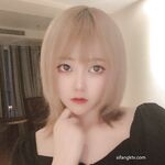 強くお勧めします、何千人もの人々に追われる女神になるのではなく、お金の所有者である雌犬、情熱と福利を備えたTwitterの美しさ[Xiao Susu]、2本指の禅サルスベリのクローズアップショット彼女の胸を揉みながら