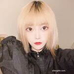 強くお勧めします、何千人もの人々に追われる女神になるのではなく、お金の所有者である雌犬、情熱と福利を備えたTwitterの美しさ[Xiao Susu]、2本指の禅サルスベリのクローズアップショット彼女の胸を揉みながら