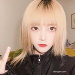 強くお勧めします、何千人もの人々に追われる女神になるのではなく、お金の所有者である雌犬、情熱と福利を備えたTwitterの美しさ[Xiao Susu]、2本指の禅サルスベリのクローズアップショット彼女の胸を揉みながら