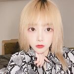 強くお勧めします、何千人もの人々に追われる女神になるのではなく、お金の所有者である雌犬、情熱と福利を備えたTwitterの美しさ[Xiao Susu]、2本指の禅サルスベリのクローズアップショット彼女の胸を揉みながら