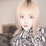 強くお勧めします、何千人もの人々に追われる女神になるのではなく、お金の所有者である雌犬、情熱と福利を備えたTwitterの美しさ[Xiao Susu]、2本指の禅サルスベリのクローズアップショット彼女の胸を揉みながら