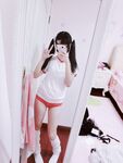 청순한 꼬리가 달린 인간형 암캐 "에로틱 꼬마 요정"복지 개인 사진 - 로리 체육복 zip