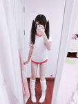 청순한 꼬리가 달린 인간형 암캐 "에로틱 꼬마 요정"복지 개인 사진 - 로리 체육복 zip