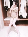 Jalang humanoid ekor berkembar yang tidak bersalah Fotografi Peribadi Kebajikan "Erotic Goblin" - Kucing harimau bintang kecil yang kehilangan mahjong dan berbogel di atas meja 