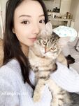 Faedah langganan September terkini! Pelajar muda luar negara yang berada di puncak penampilan sulungnya menunjukkan wajahnya [alyssajelly], wajah dan pukinya berada dalam bingkai yang sama dengan Ziwei, dia mempamerkan tubuh halusnya dalam keadaan bogel, 