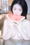 ในปี 2024 สาวนมโตของ Han Tianran [Yeonwoo – Suika] แตงโมลูกใหญ่ + นมแตงโมระเบิดแรงจนสระว่ายน้ำรั่ว