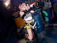 B站【Yiko湿润兔咬一口兔娘】最新『妮可三百窟』Shake it 双视角骚舞SM捆绑很顶