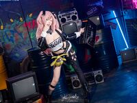 B站【Yiko湿润兔咬一口兔娘】最新『妮可三百窟』Shake it 双视角骚舞SM捆绑很顶