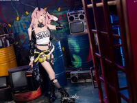 B站【Yiko湿润兔咬一口兔娘】最新『妮可三百窟』Shake it 双视角骚舞SM捆绑很顶