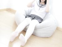 森萝财团万狼求购！合法治愈系清纯小妹【小樱】万元定制，无毛美鲍，学生服露出，紫薇，秀玉足，原版4K画质