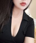 우아한 레이디 S 실크 피트 과즙 기 여신 "Xi Xi"가 거시기의 발바닥과 발가락을 위아래로 문지릅니다. 완벽한 아치 아래의 검은 색 실크 콘돔이 발바닥에 모두 쏟아져 나옵니다.