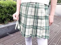 清纯反差母狗人妻『咕咕仔』被后入真的很爽！可以插的很深！每一次都顶到子宫口～不过全射到头发上了！
