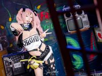 咬一口兔娘ovo-9月作品『妮可三百窟』Shake it