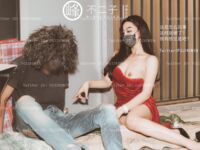 【深夜企划】极品模特【峰不二子】-给流浪汉送温暖