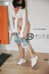 【深夜企划】极品模特【峰不二子】-美穴塞入跳蛋玩滑下体都湿透了男厕帮路人小哥哥解决翘硬肉棒