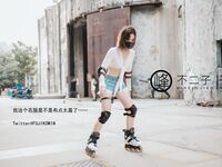 【深夜企划】极品模特【峰不二子】-美穴塞入跳蛋玩滑下体都湿透了男厕帮路人小哥哥解决翘硬肉棒