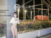 【深夜企劃】極品模特【峰不二子】-馬路中央驚險之旅 全裸露出灌腸噴射 在車流中完成菊穴高潮