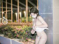 【深夜企劃】極品模特【峰不二子】-馬路中央驚險之旅 全裸露出灌腸噴射 在車流中完成菊穴高潮