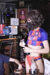 [심야 프로젝트] 최고의 모델 [미스 이해] - 월드컵 섹시 축구 아가씨가 바에서 노출된 그녀의 매력적인 몸매를 공개하여 손님을 유혹합니다.