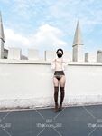 性感良家尤物人妻『ALY』5p成就達成啦，同時面對四根肉棒一起興奮到不知道先從哪個開始，一直求著各位爸爸操我
