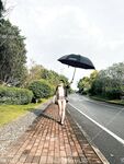 性感良家尤物人妻『ALY』5p成就達成啦，同時面對四根肉棒一起興奮到不知道先從哪個開始，一直求著各位爸爸操我