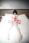 대조되는 작은 암캐는 얼굴을 드러내고 "부진"합니다. 그녀는 야외에서 주인의 아버지에게 관장을 당하고 작은 항문을 들어 올려 분출합니다! 훈련을 위해 야생에 노출되어 오줌을 누는 재미는 긴장감 있고 흥미 진진합니다.