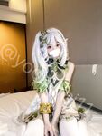 顏值露臉福利女神『優米』第一次在外面尿尿 好像被路過的人看到了 好丟人嗚嗚，不小心又高潮了~