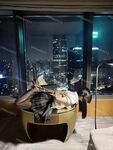 顏值露臉福利女神『優米』第一次在外面尿尿 好像被路過的人看到了 好丟人嗚嗚，不小心又高潮了~