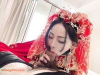 【兔兔_秀禾_tu521125】婚纱内射，男厕口爆，放尿，制服，露出，反差婊，双飞