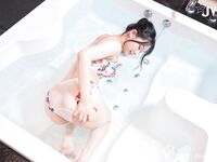 婕咪 - 芙蓉水中戲 