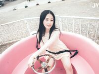 Jie Mi - Bạn gái du lịch hàng ngày vui vẻ