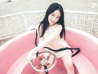 Jie Mi - Bạn gái du lịch hàng ngày vui vẻ