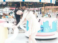 Jie Mi - Bạn gái du lịch hàng ngày vui vẻ