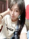 안경을 보여주는 아내@彤彤好