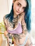 อินฟลูเอนเซอร์แนวพังก์ @gloomxGloom Onlyfans สเกลมุมมองการสมัครรับข้อมูล