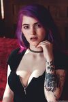 อินฟลูเอนเซอร์แนวพังก์ @gloomxGloom Onlyfans สเกลมุมมองการสมัครรับข้อมูล