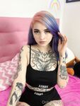 อินฟลูเอนเซอร์แนวพังก์ @gloomxGloom Onlyfans สเกลมุมมองการสมัครรับข้อมูล