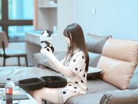 บางนี บอนนี่ - แอบเล่นเกม SS อยู่ในห้อง
