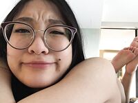 태국 중국인 여성모델 "페리" 대규모 일상 생활 모습이 사적인 BDSM 남녀가 모두 사적으로 먹는 모습을 많이 보여준다