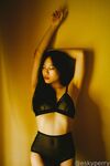 태국 중국인 여성모델 "페리" 대규모 일상 생활 모습이 사적인 BDSM 남녀가 모두 사적으로 먹는 모습을 많이 보여준다