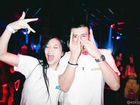 태국 중국인 여성모델 "페리" 대규모 일상 생활 모습이 사적인 BDSM 남녀가 모두 사적으로 먹는 모습을 많이 보여준다