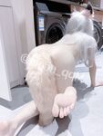 화이트 타이거 핑크 홀 로리 폭스 본 moon_qqm이 야외에서 하얀 주스를 자위하며 겁쟁이를 노출시킨다