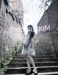 화이트 타이거 핑크 홀 로리 폭스 본 moon_qqm이 야외에서 하얀 주스를 자위하며 겁쟁이를 노출시킨다