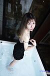 【2025年新流】，推特八字大奶，露臉反差婊【Emma18Y】付費劇情福利，女鄰居失戀酒醉街邊，被路人撿屍